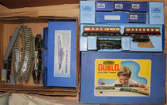 A Hornby Dublo 1954 train set, Duchess of Montrose, with extra carriages, station and tracking